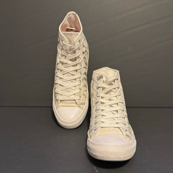 Converse - Picture 12 of 15